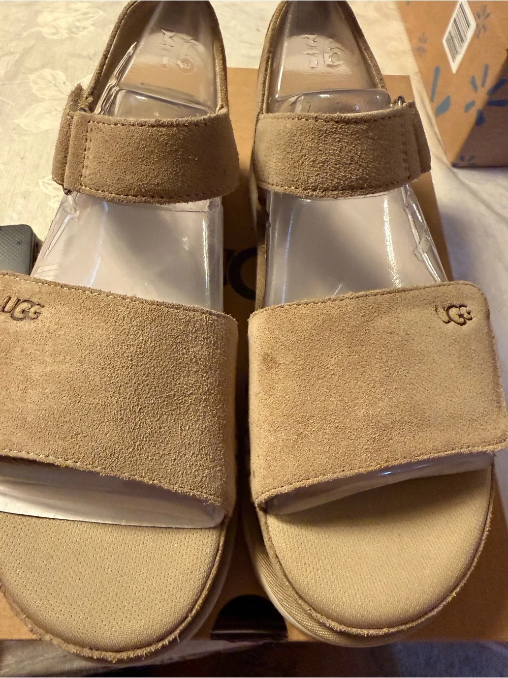 UGG Goldenstar Platform Sandals Women’s Size 9.5 Moss Suede Adjustable Comfort